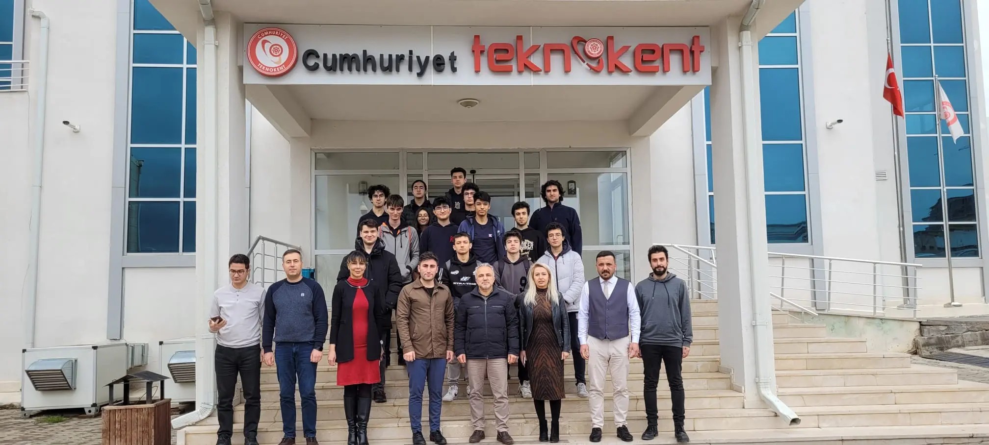 Sivas Ted Koleji öğrencileri ve öğretmenleri Cumhuriyet Teknokent’i ziyaret etti